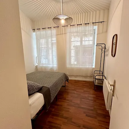 Terrasse A 200m De La Cathedrale - 4 Personnes - Entierement Renove Apartmán *