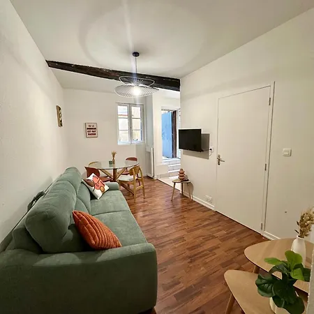 Διαμέρισμα Un Cocon Avec Terrasse Au Coeur Du Centre Historique Pour Visiter A Pied *
