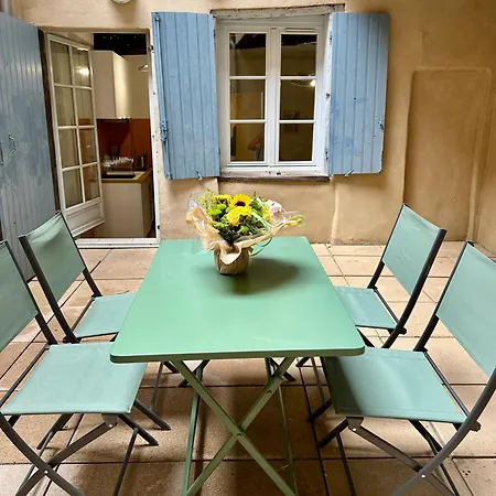 Un Cocon Avec Terrasse Au Coeur Du Centre Historique Pour Visiter A Pied